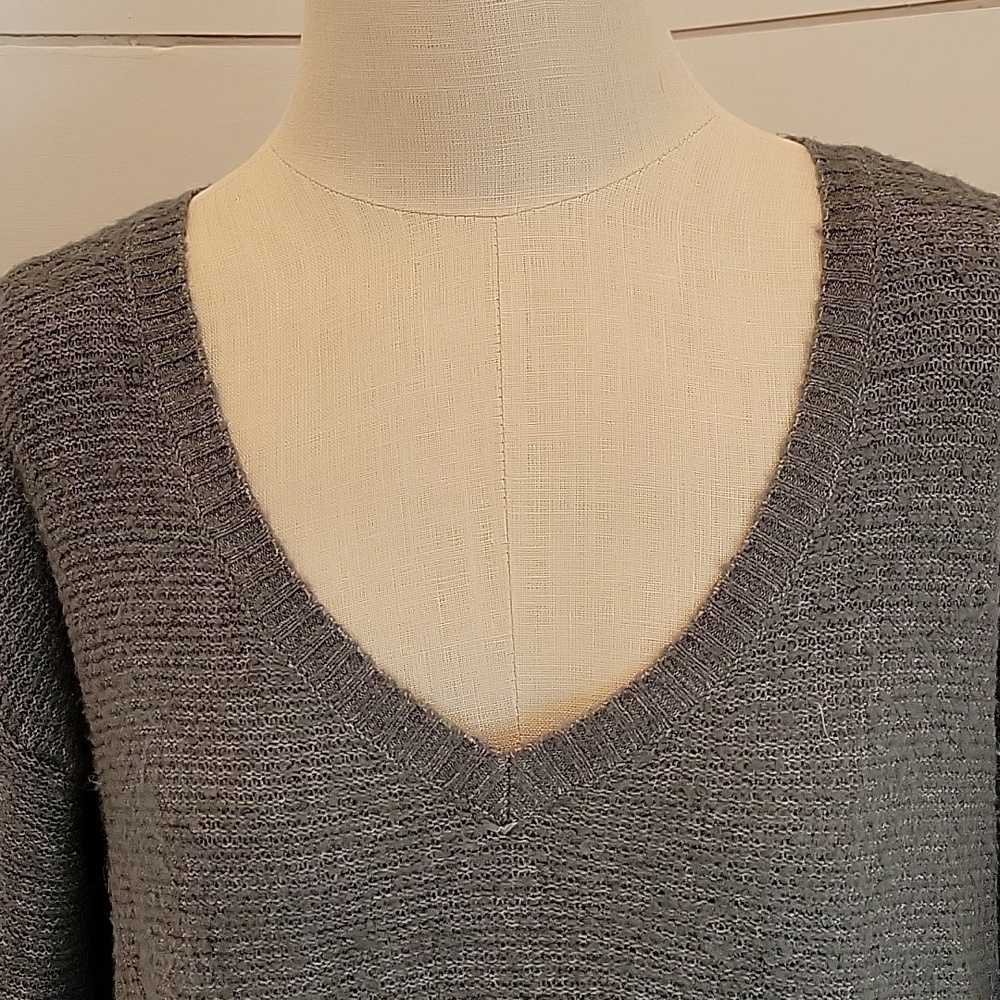 American Eagle Outfitters medium green v neck back zip sweater - Picture 2 of 6